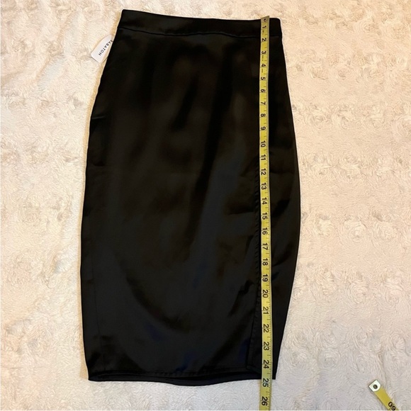 Babaton Aria Skirt Size 0 - fits like 00 - Picture 6 of 11